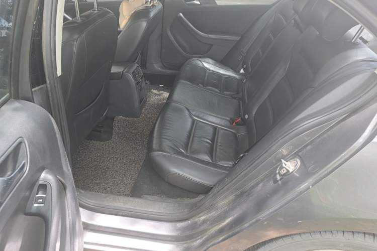 Used Volkswagen Sagitar 2012 1.4TSI Automatic Luxury Edition Left Rear Seat