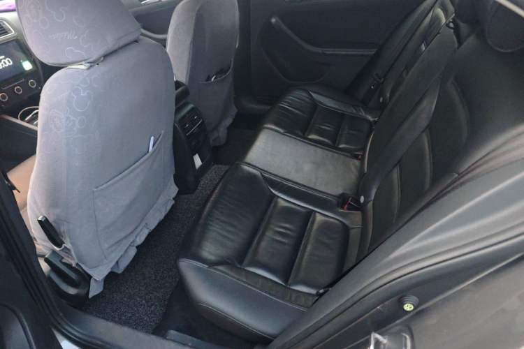 Used Volkswagen Sagitar 2012 1.6L Manual Comfort Model Left Rear Seat