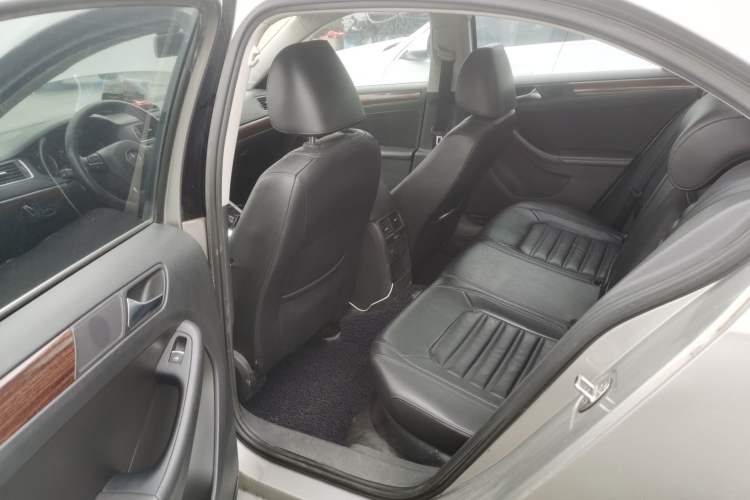 Used Volkswagen Sagitar 2012 1.8TSI Automatic Flagship Edition Left Rear Seat