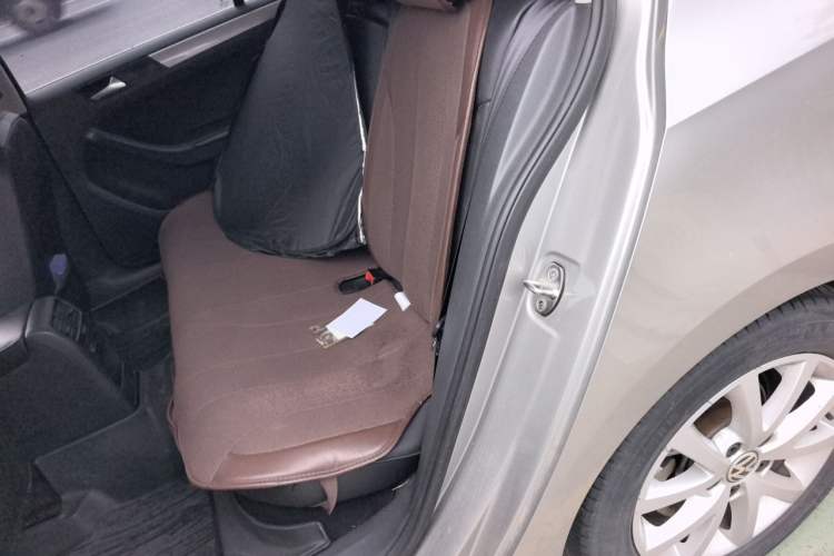 Used Volkswagen Sagitar 2012 1.6L Manual Comfort Model Left Rear Seat