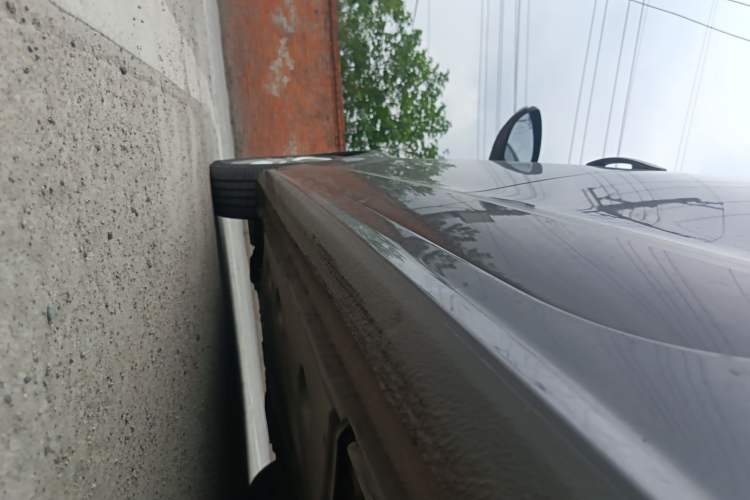 Used Volkswagen Sagitar 2012 1.4TSI Automatic Luxury Edition Left Side Sill