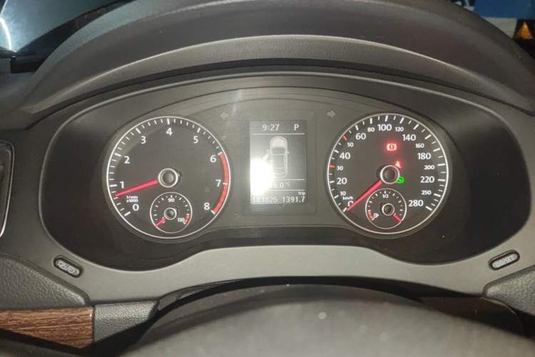 Used Volkswagen Sagitar 2012 1.4TSI Automatic Flagship Edition Odometer Close Up