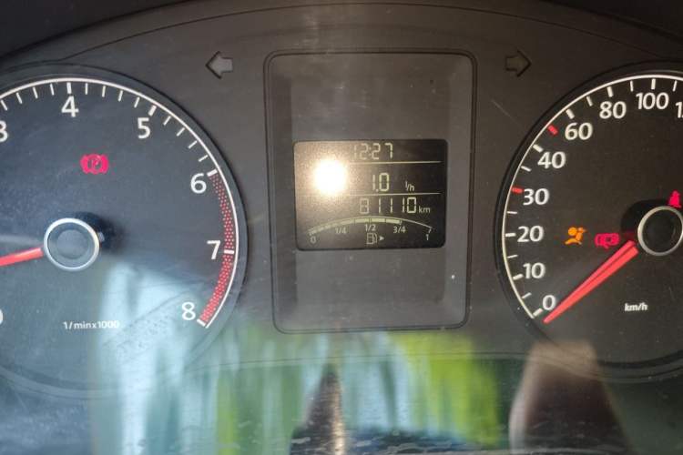 Used Volkswagen Sagitar 2012 1.6L Manual Comfort Model Odometer Close Up
