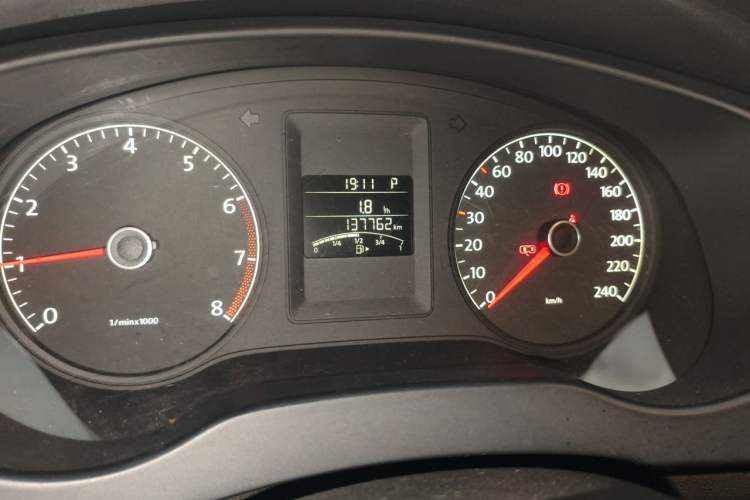 Used Volkswagen Sagitar 2012 1.6L Automatic Comfort Edition Odometer Close Up
