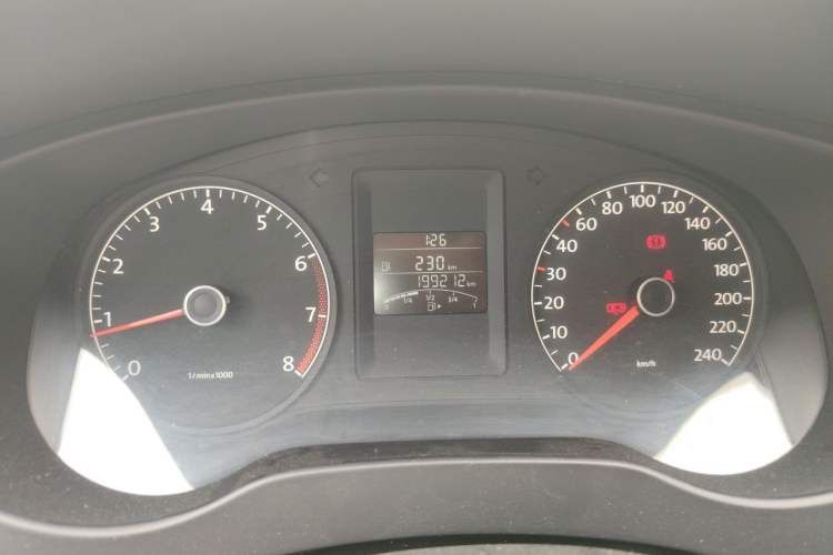 Used Volkswagen Sagitar 2012 1.6L Manual Comfort Model Odometer Close Up