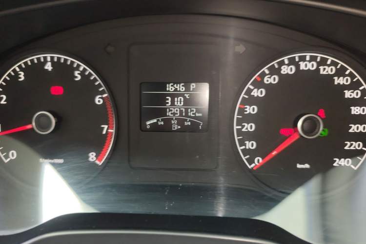 Used Volkswagen Sagitar 2012 1.6L Automatic Comfort Edition Odometer Close Up