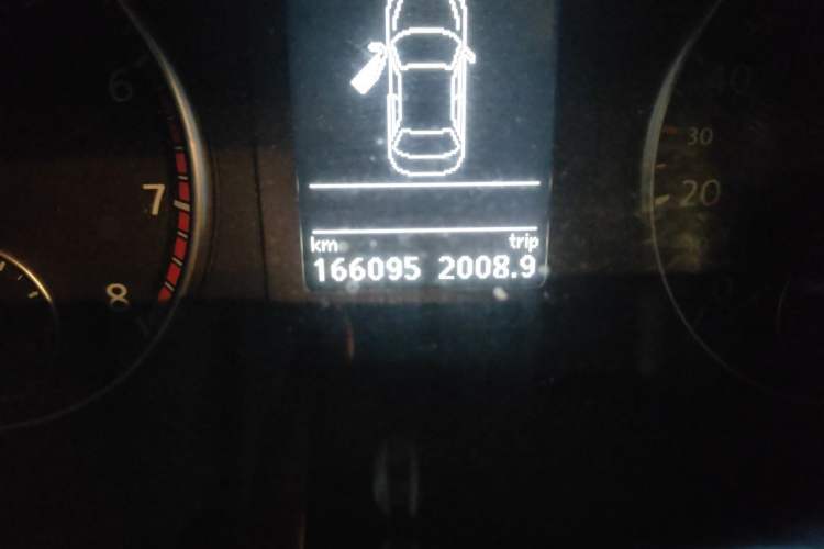 Used Volkswagen Sagitar 2012 1.4TSI Automatic Flagship Edition Odometer Close Up