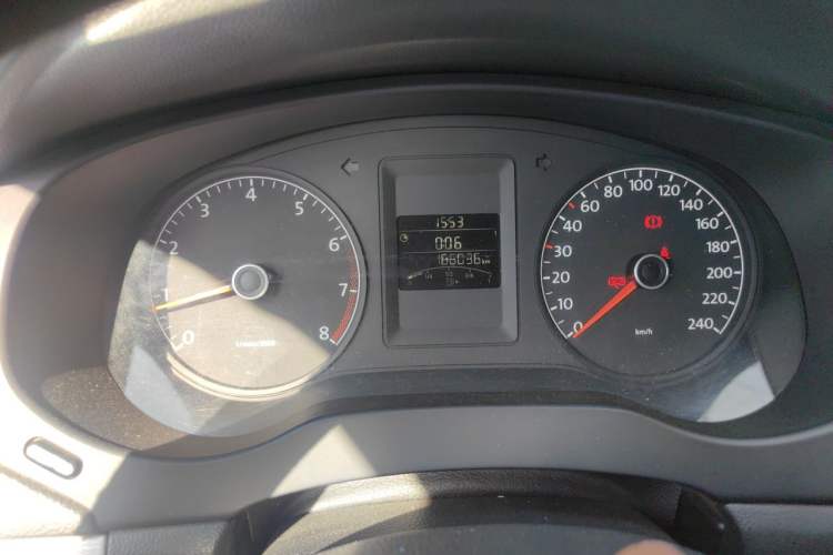 Used Volkswagen Sagitar 2012 1.6L Manual Comfort Model Odometer Close Up