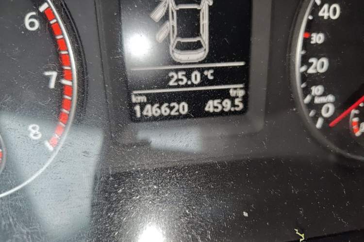 Used Volkswagen Sagitar 2012 1.4TSI Automatic Luxury Edition Odometer Close Up