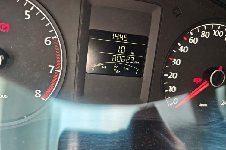 Used Volkswagen Sagitar 2012 1.6L Manual Comfort Model Odometer Close Up