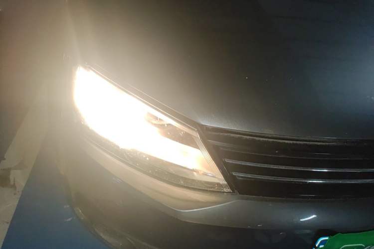 Used Volkswagen Sagitar 2012 1.4TSI Automatic Flagship Edition Right Front Headlight
