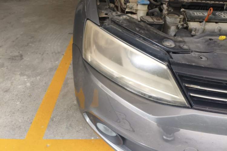 Used Volkswagen Sagitar 2012 1.6L Automatic Comfort Edition Right Front Headlight