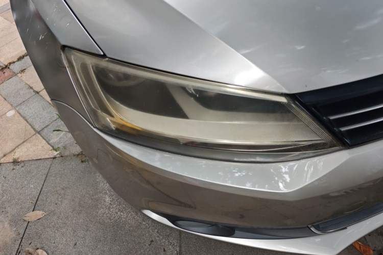 Used Volkswagen Sagitar 2012 1.6L Manual Comfort Model Right Front Headlight