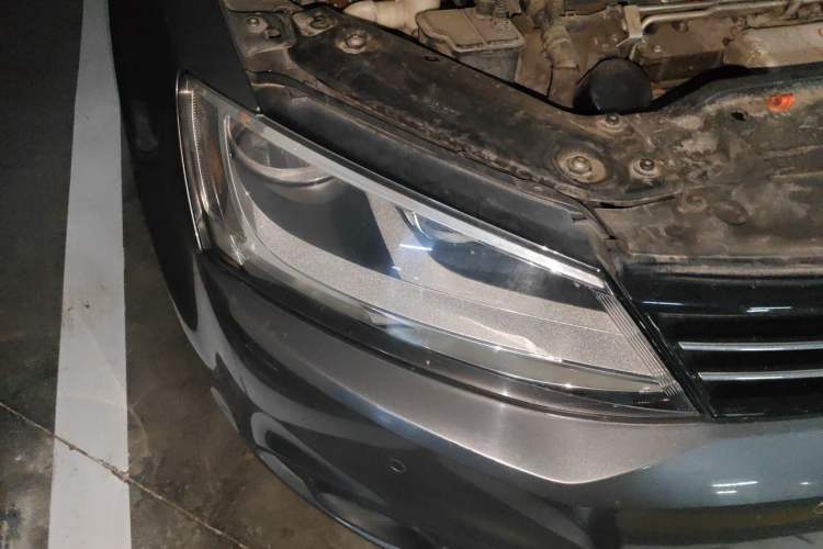 Used Volkswagen Sagitar 2012 1.4TSI Automatic Flagship Edition Right Front Headlight