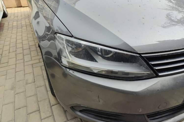 Used Volkswagen Sagitar 2012 1.6L Automatic Fashion Edition Right Front Headlight