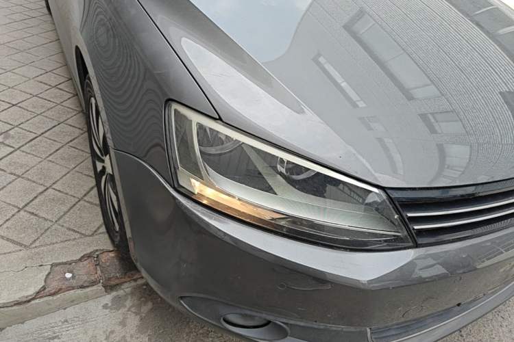 Used Volkswagen Sagitar 2012 1.8TSI Automatic Flagship Edition Right Front Headlight