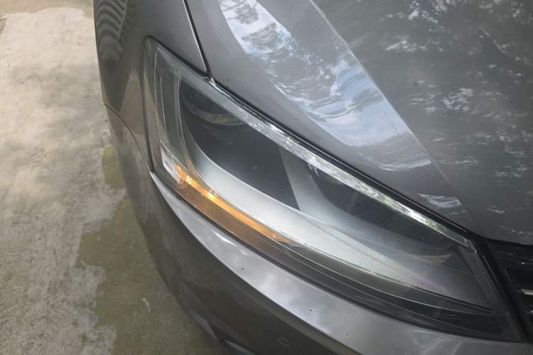 Used Volkswagen Sagitar 2012 1.4TSI Automatic Luxury Edition Right Front Headlight