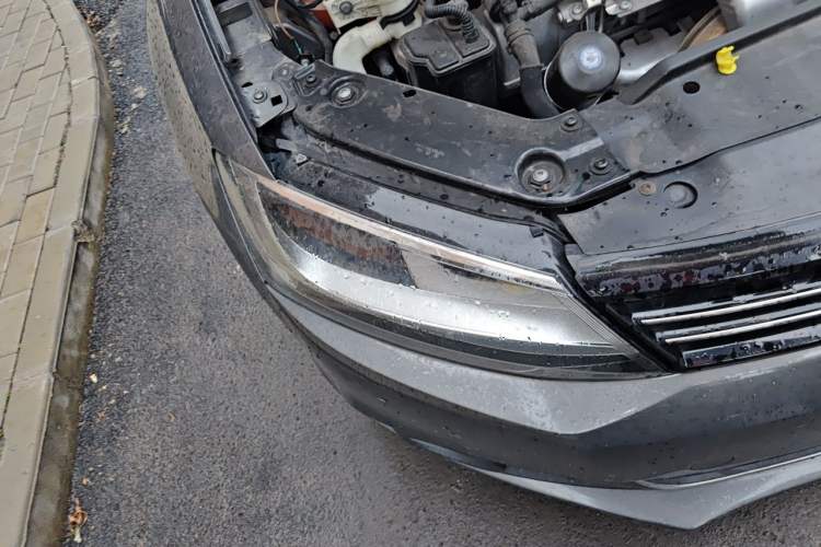 Used Volkswagen Sagitar 2012 1.4TSI Automatic Luxury Edition Right Front Headlight