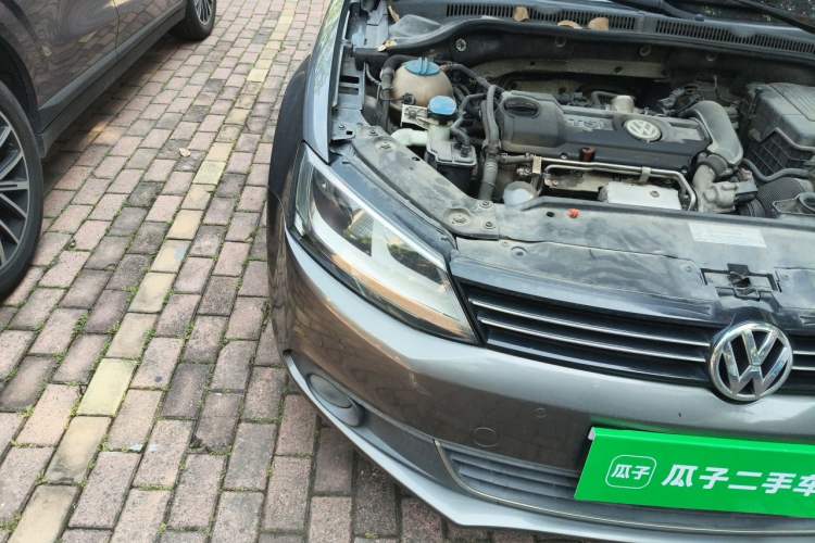 Used Volkswagen Sagitar 2012 1.4TSI Automatic Luxury Edition Right Front Headlight