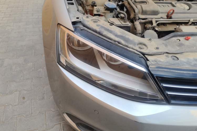 Used Volkswagen Sagitar 2012 1.4TSI Automatic Luxury Edition Right Front Headlight