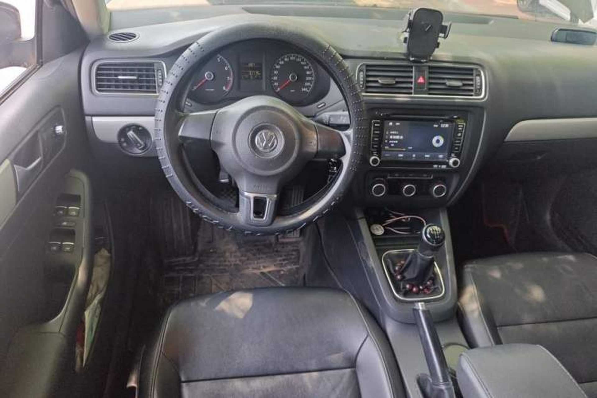 Used Volkswagen Sagitar 2012 1.6L Manual Comfort Model Steering Wheel