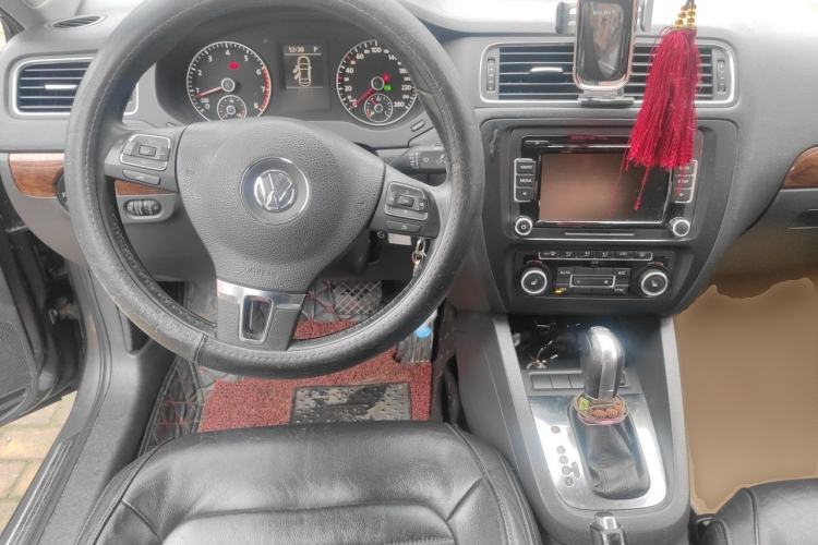 Used Volkswagen Sagitar 2012 1.4TSI Automatic Flagship Edition Steering Wheel