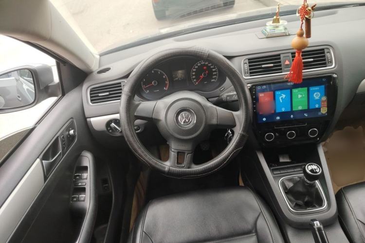 Used Volkswagen Sagitar 2012 1.6L Manual Comfort Model Steering Wheel