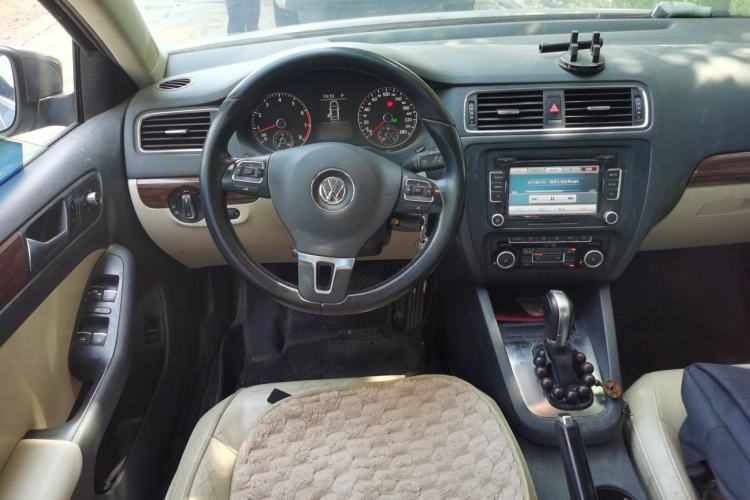 Used Volkswagen Sagitar 2012 1.8TSI Automatic Flagship Edition Steering Wheel