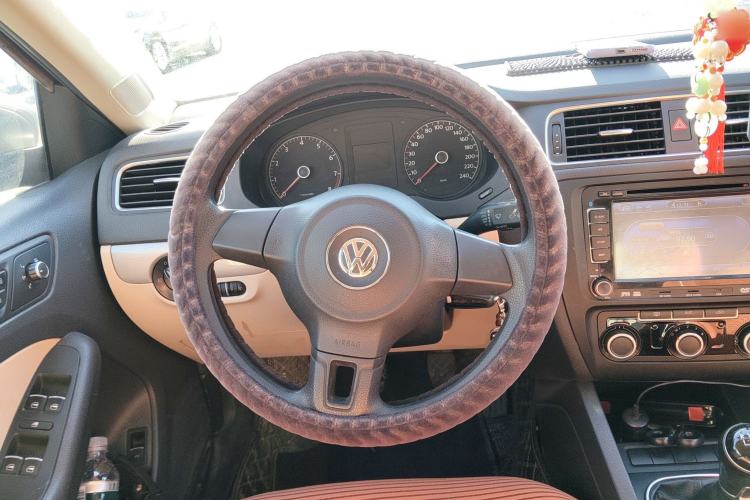 Used Volkswagen Sagitar 2012 1.6L Manual Comfort Model Steering Wheel