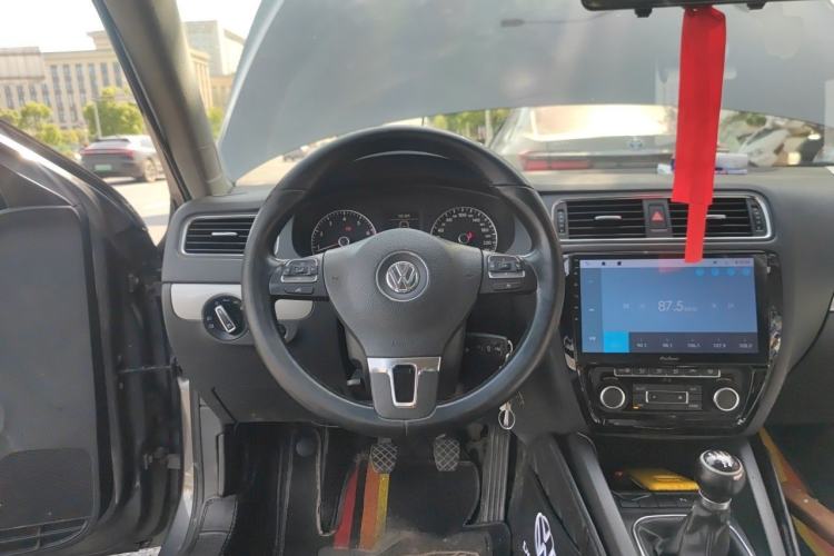 Used Volkswagen Sagitar 2012 1.4TSI Manual Luxury Model Steering Wheel