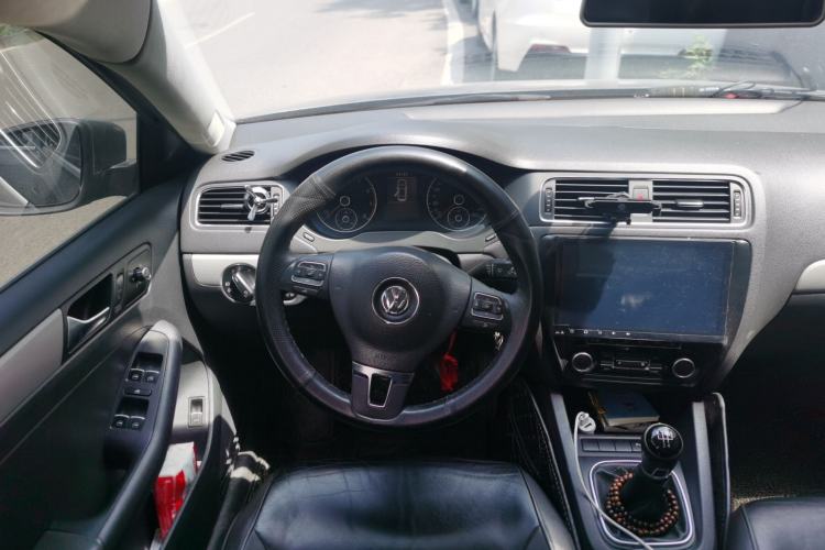 Used Volkswagen Sagitar 2012 1.4TSI Manual Luxury Model Steering Wheel