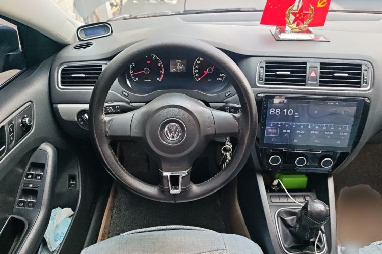 Used Volkswagen Sagitar 2012 1.6L Manual Comfort Model Steering Wheel