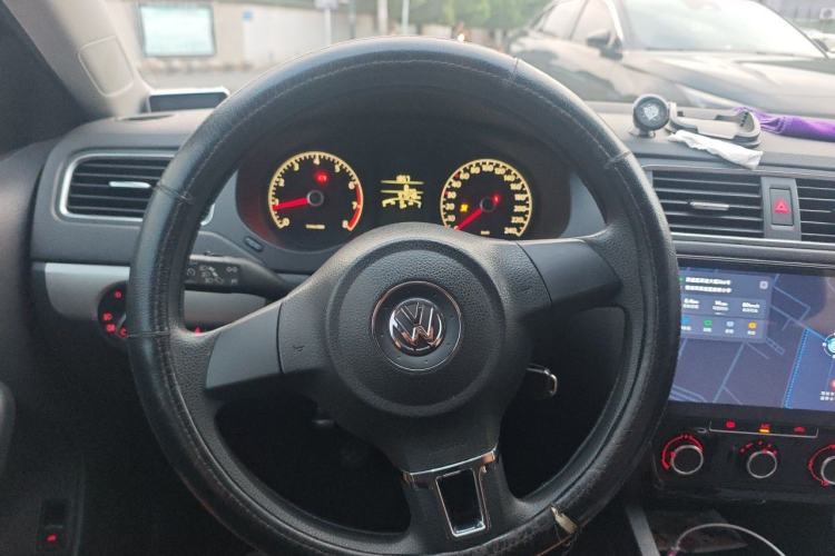 Used Volkswagen Sagitar 2012 1.6L Manual Comfort Model Steering Wheel