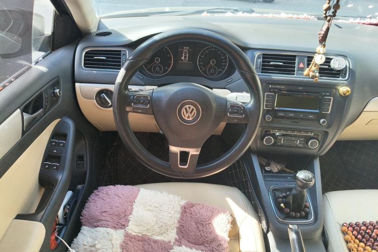 Used Volkswagen Sagitar 2012 1.4TSI Manual Luxury Model Steering Wheel