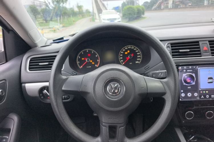 Used Volkswagen Sagitar 2012 1.6L Manual Comfort Model Steering Wheel