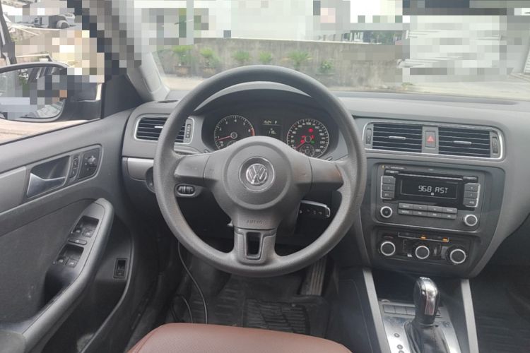 Used Volkswagen Sagitar 2012 1.4TSI Automatic Fashion Edition Steering Wheel
