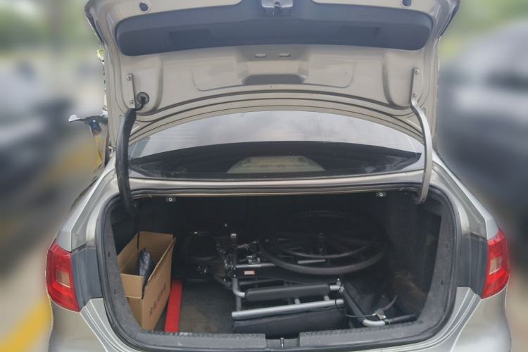 Used Volkswagen Sagitar 2012 1.6L Automatic Fashion Edition Trunk