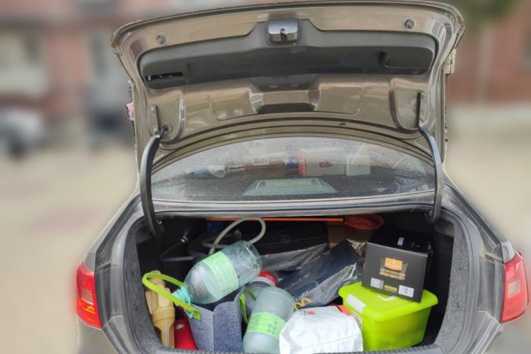Used Volkswagen Sagitar 2012 1.6L Automatic Fashion Edition Trunk