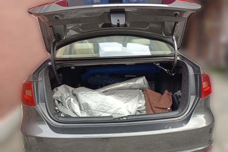 Used Volkswagen Sagitar 2012 1.8TSI Automatic Flagship Edition Trunk