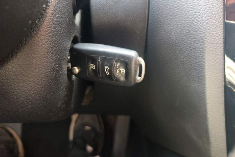 Used Volkswagen Sagitar 2012 1.4TSI Automatic Luxury Edition Vehicle Key
