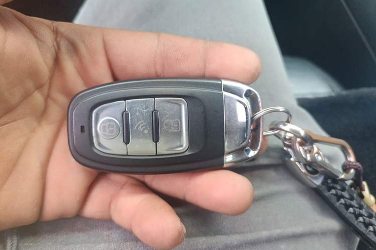 Used Volkswagen Sagitar 2012 1.4TSI Automatic Luxury Edition Vehicle Key