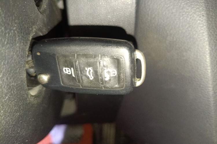 Used Volkswagen Sagitar 2012 1.4TSI Automatic Fashion Edition Vehicle Key