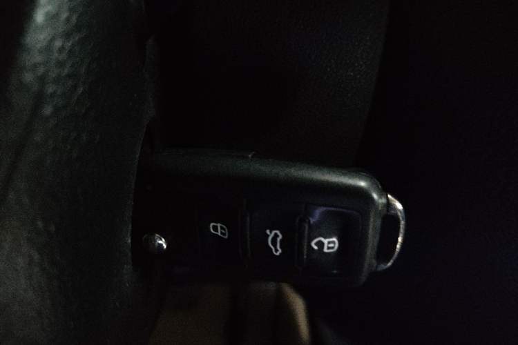 Used Volkswagen Sagitar 2012 1.4TSI Automatic Luxury Edition Vehicle Key
