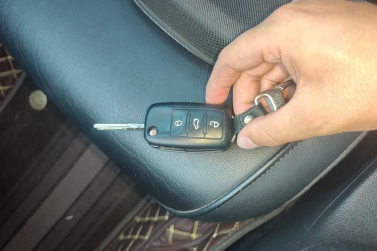 Used Volkswagen Sagitar 2012 1.4TSI Manual Luxury Model Vehicle Key