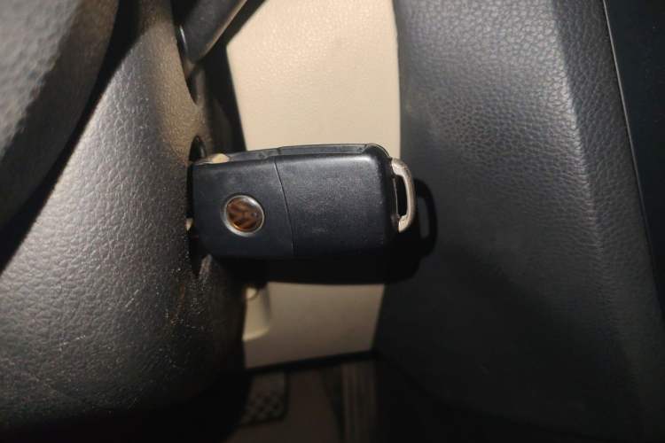 Used Volkswagen Sagitar 2012 1.6L Automatic Comfort Edition Vehicle Key