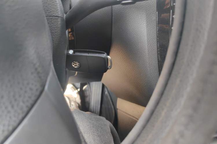 Used Volkswagen Sagitar 2012 1.6L Manual Comfort Model Vehicle Key