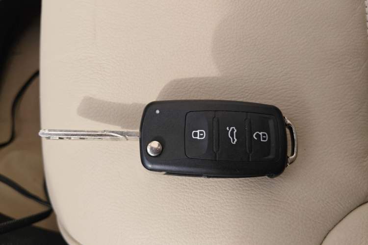 Used Volkswagen Sagitar 2012 1.6L Manual Comfort Model Vehicle Key