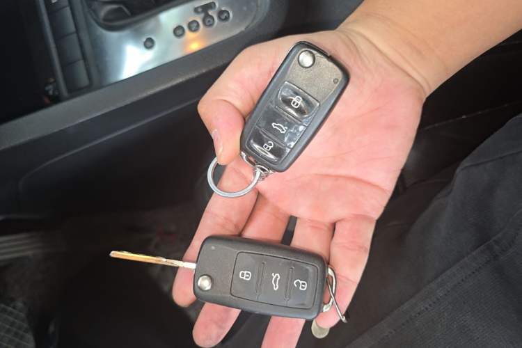 Used Volkswagen Sagitar 2012 1.4TSI Automatic Luxury Edition Vehicle Key
