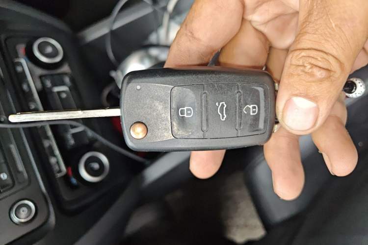 Used Volkswagen Sagitar 2012 1.4TSI Automatic Luxury Edition Vehicle Key