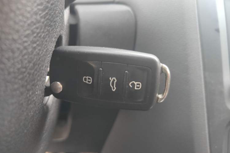 Used Volkswagen Sagitar 2012 1.4TSI Automatic Fashion Edition Vehicle Key
